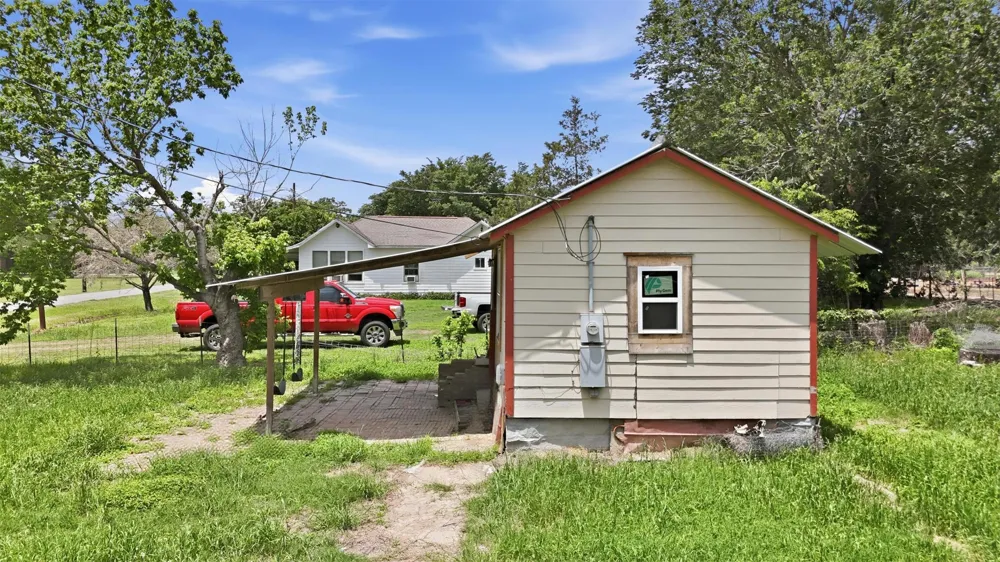 148 Brenham Street McDade, TX 78650