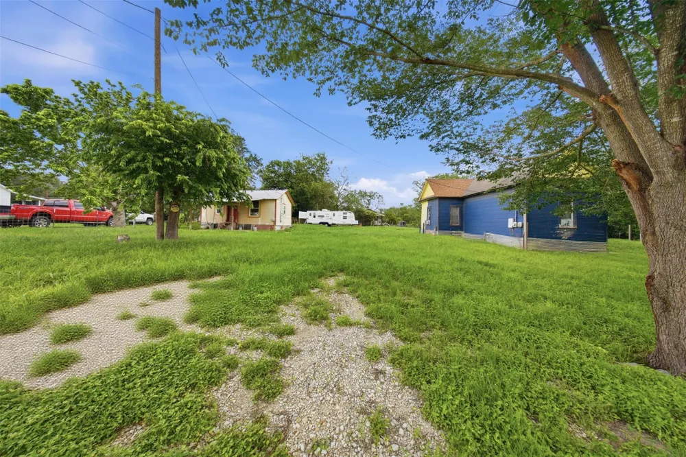 148 Brenham Street McDade, TX 78650