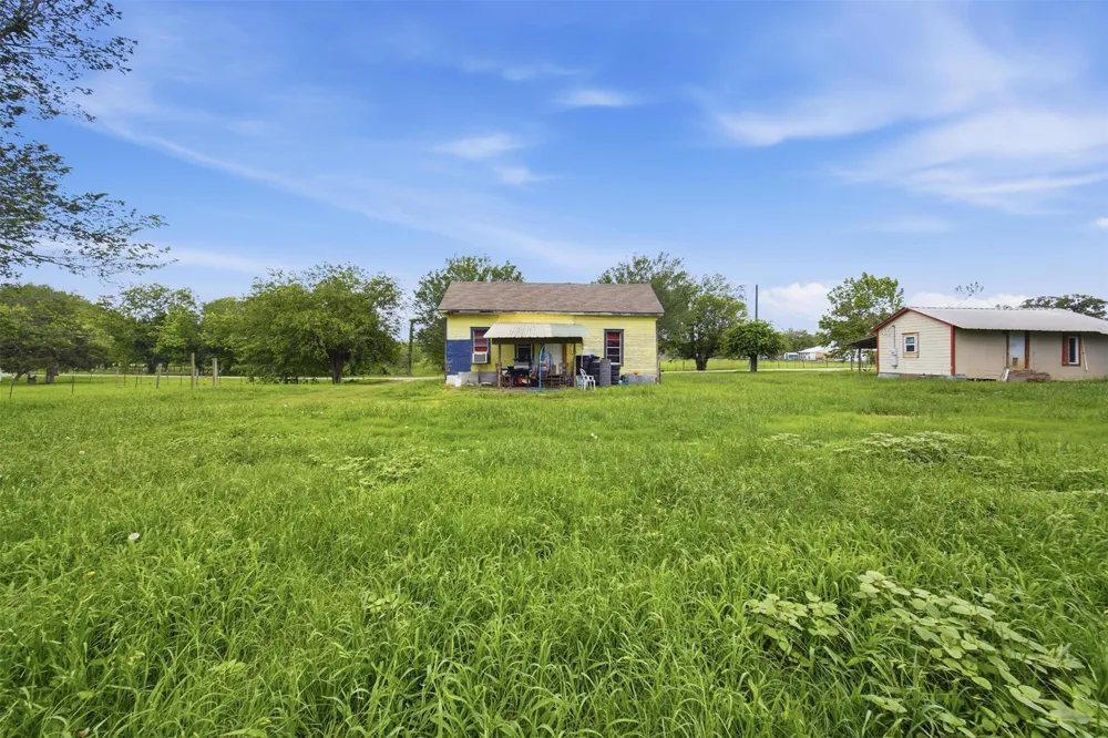 148 Brenham Street McDade, TX 78650
