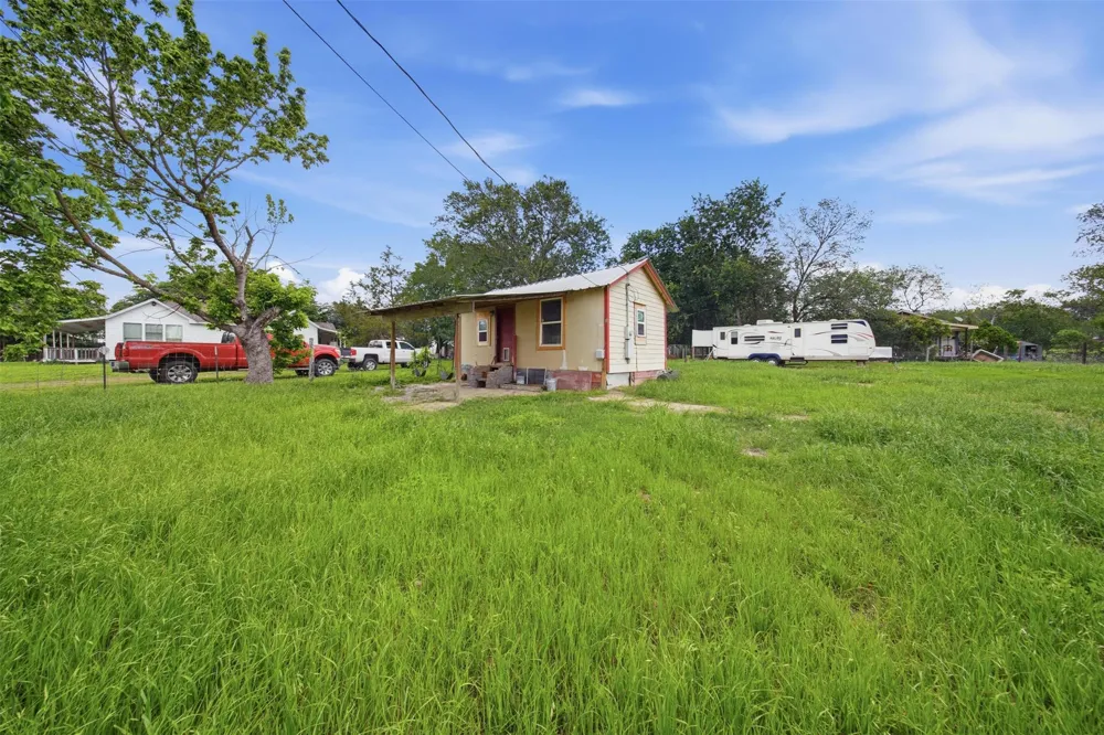 148 Brenham Street McDade, TX 78650