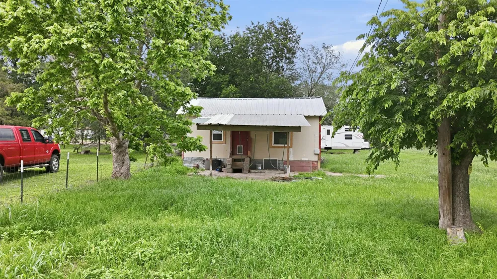 148 Brenham Street McDade, TX 78650