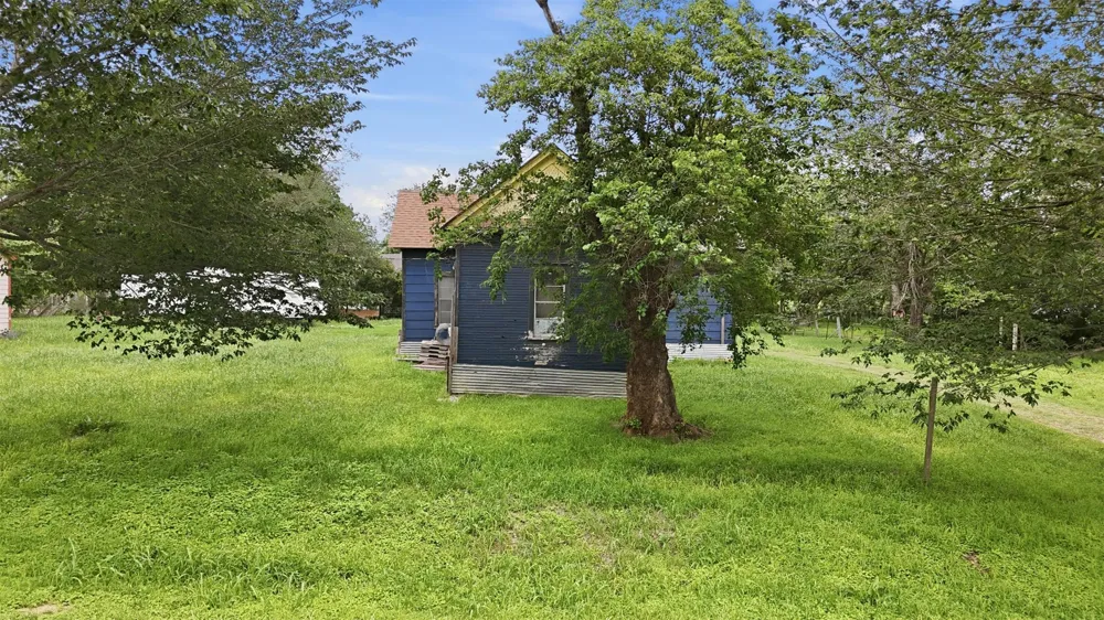 148 Brenham Street McDade, TX 78650