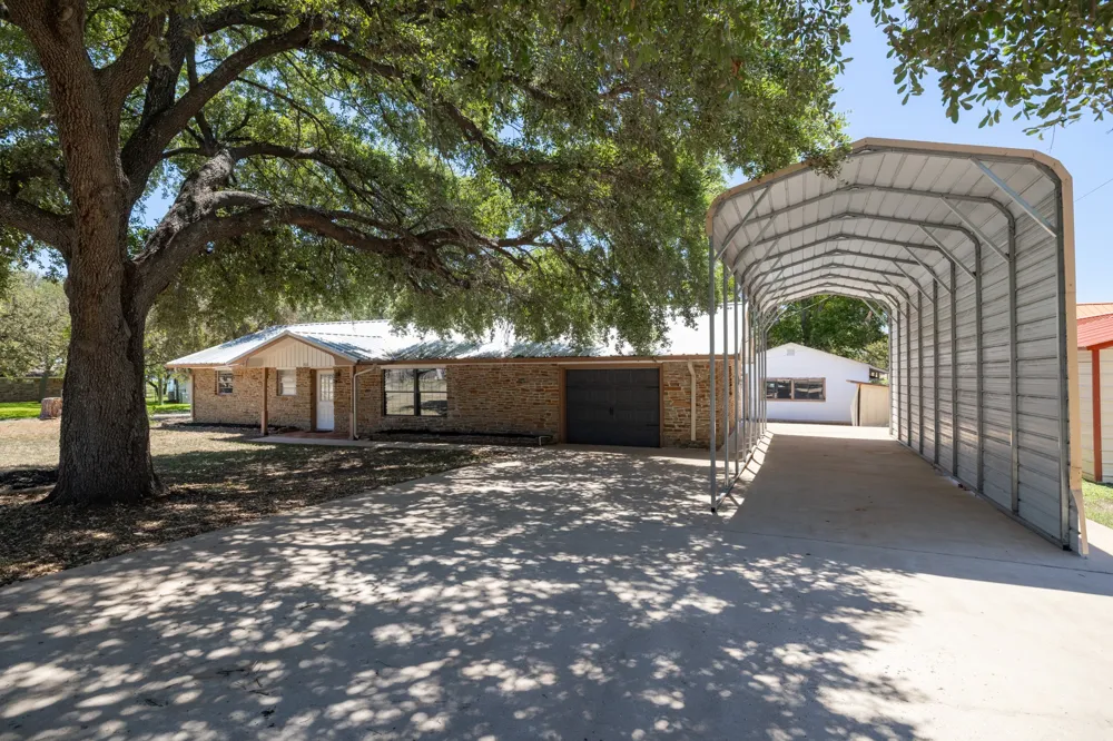 606 Cedar Drive Buchanan Dam, TX 78609