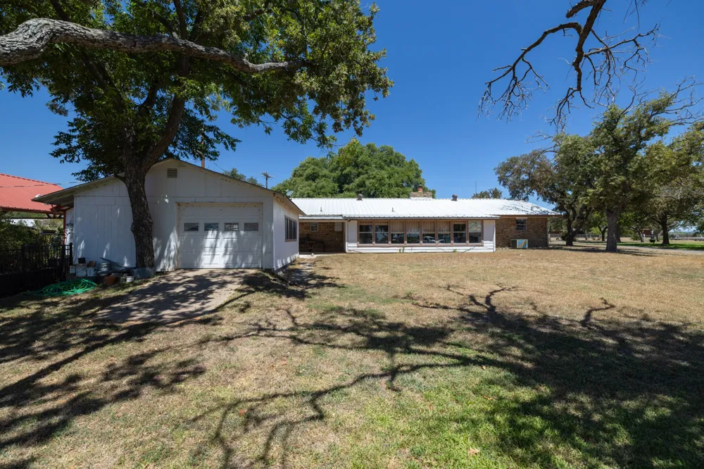 606 Cedar Drive Buchanan Dam, TX 78609