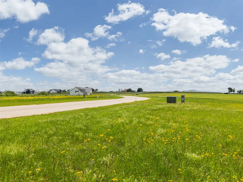 9048 Sandia Loop Kingsland, TX 78639
