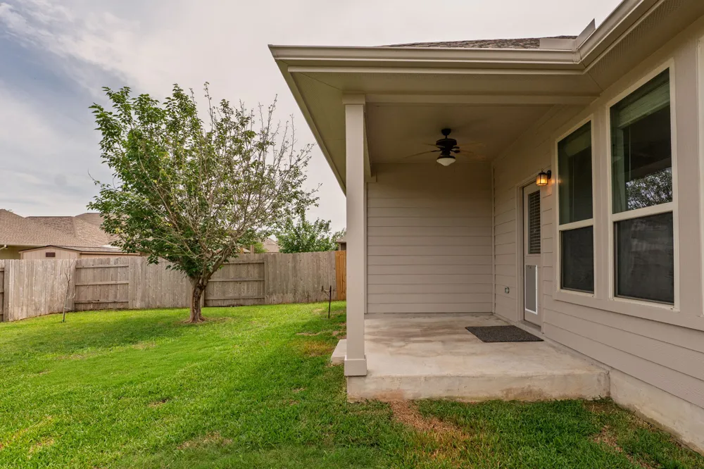 2701 Auburn Chestnut Lane Pflugerville, TX 78660