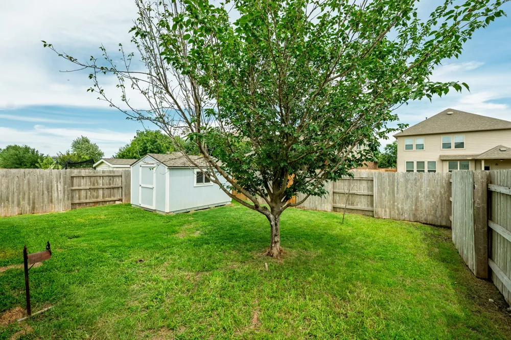 2701 Auburn Chestnut Lane Pflugerville, TX 78660