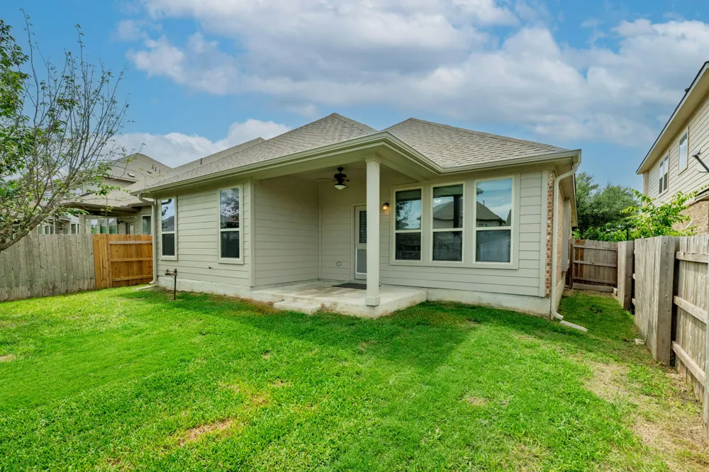 2701 Auburn Chestnut Lane Pflugerville, TX 78660
