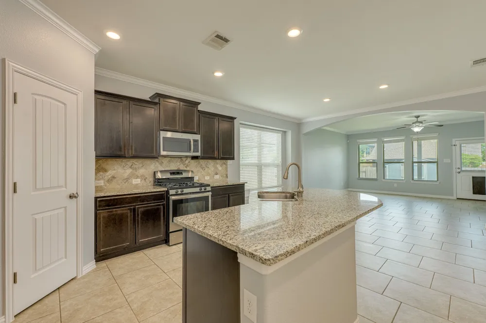 2701 Auburn Chestnut Lane Pflugerville, TX 78660