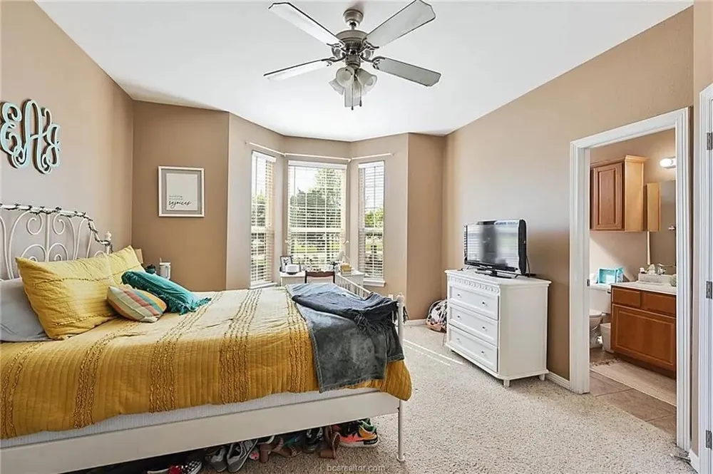 305 Holleman Drive E #1406 College Station, TX 77840