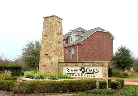 305 Holleman Drive E #1406