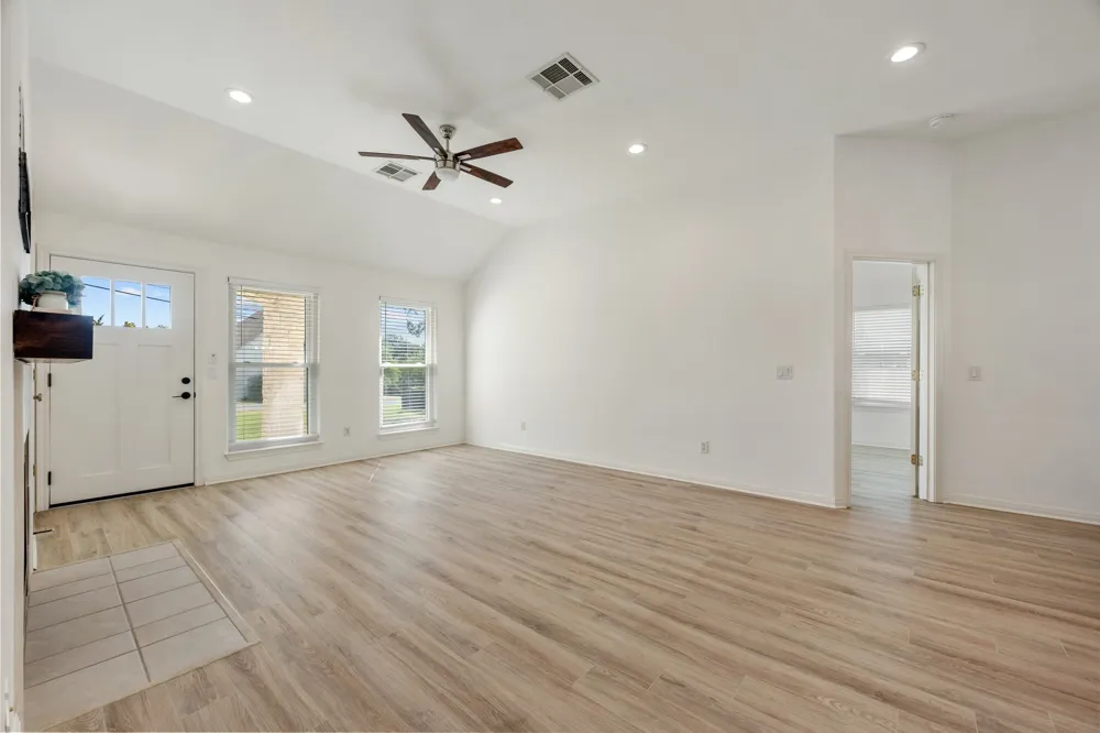 10114 Janet Loop Dripping Springs, TX 78620