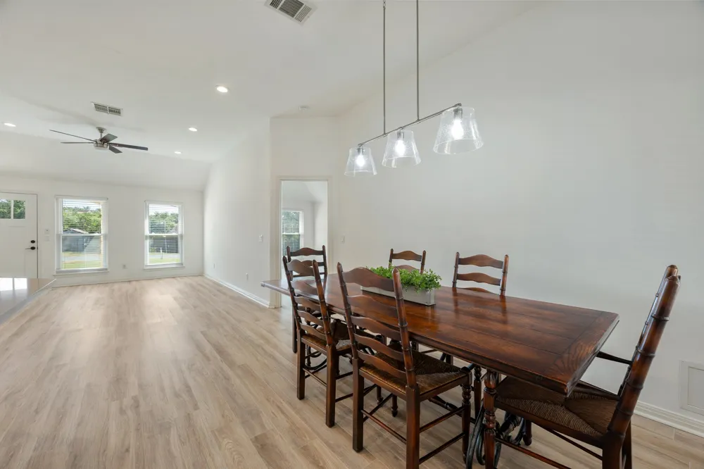 10114 Janet Loop Dripping Springs, TX 78620
