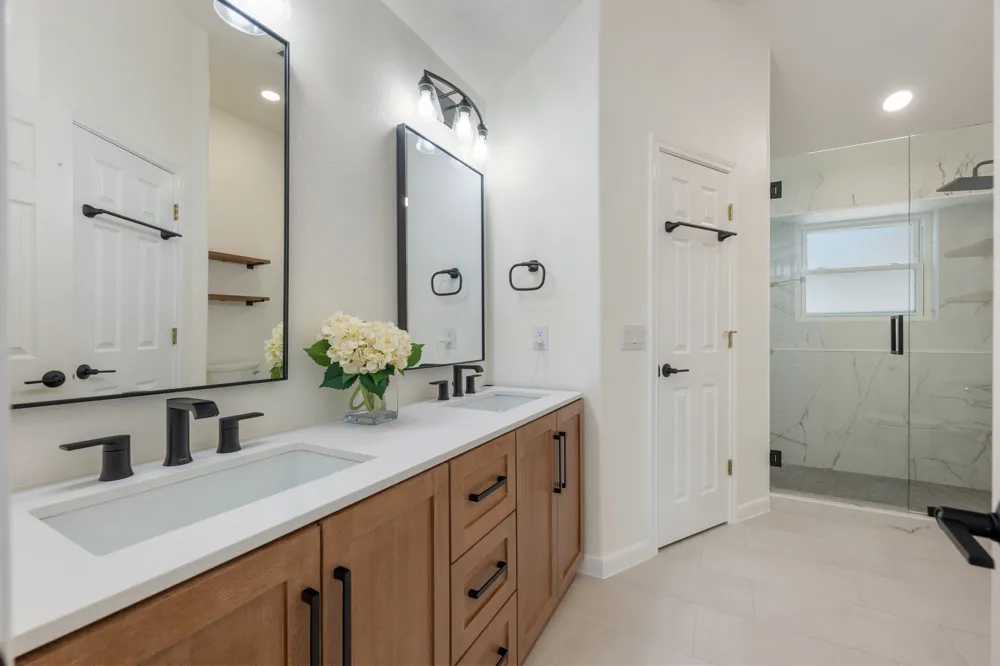 10114 Janet Loop Dripping Springs, TX 78620