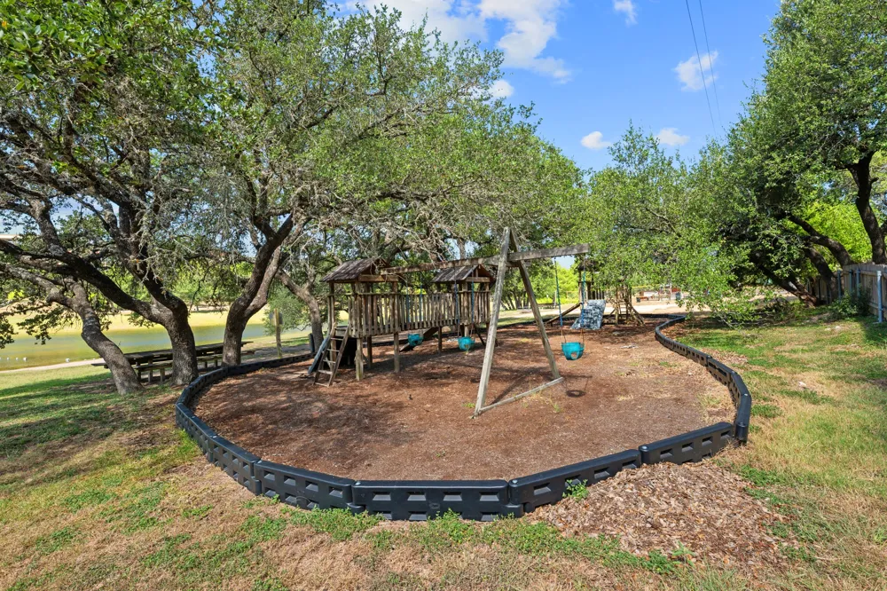 10114 Janet Loop Dripping Springs, TX 78620