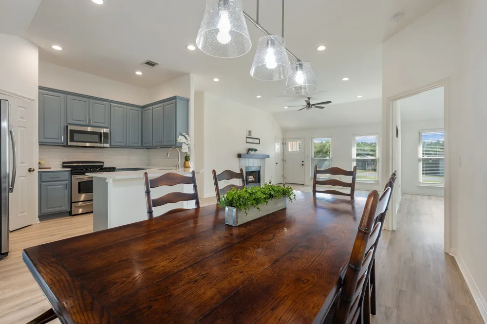 10114 Janet Loop Dripping Springs, TX 78620