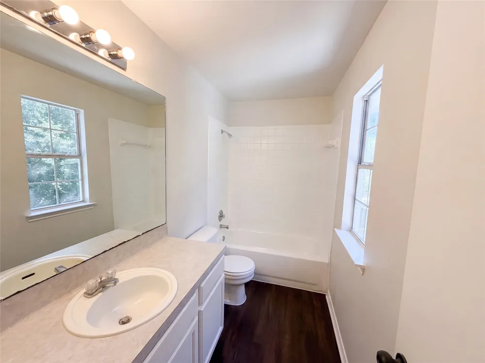1555 Parkfield Circle Round Rock, TX 78664