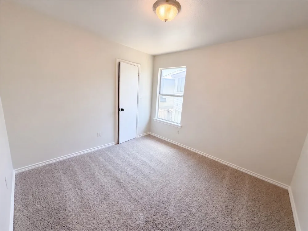 1555 Parkfield Circle Round Rock, TX 78664