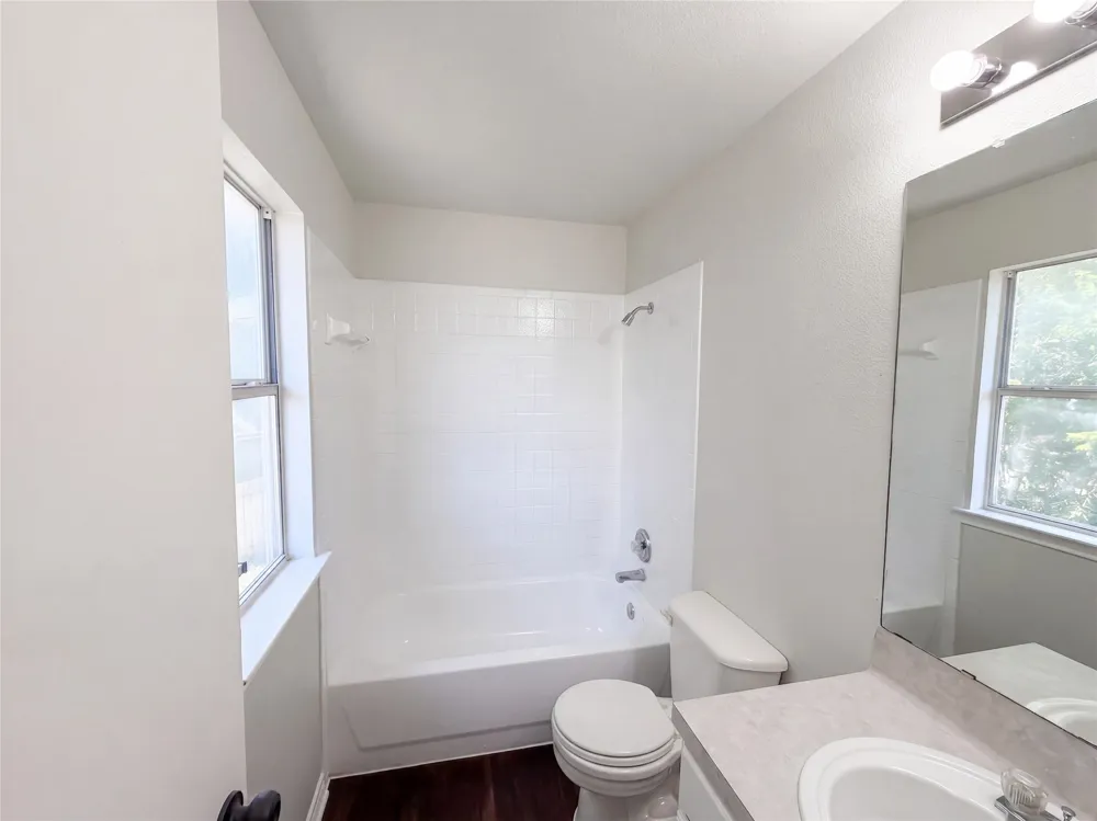1555 Parkfield Circle Round Rock, TX 78664