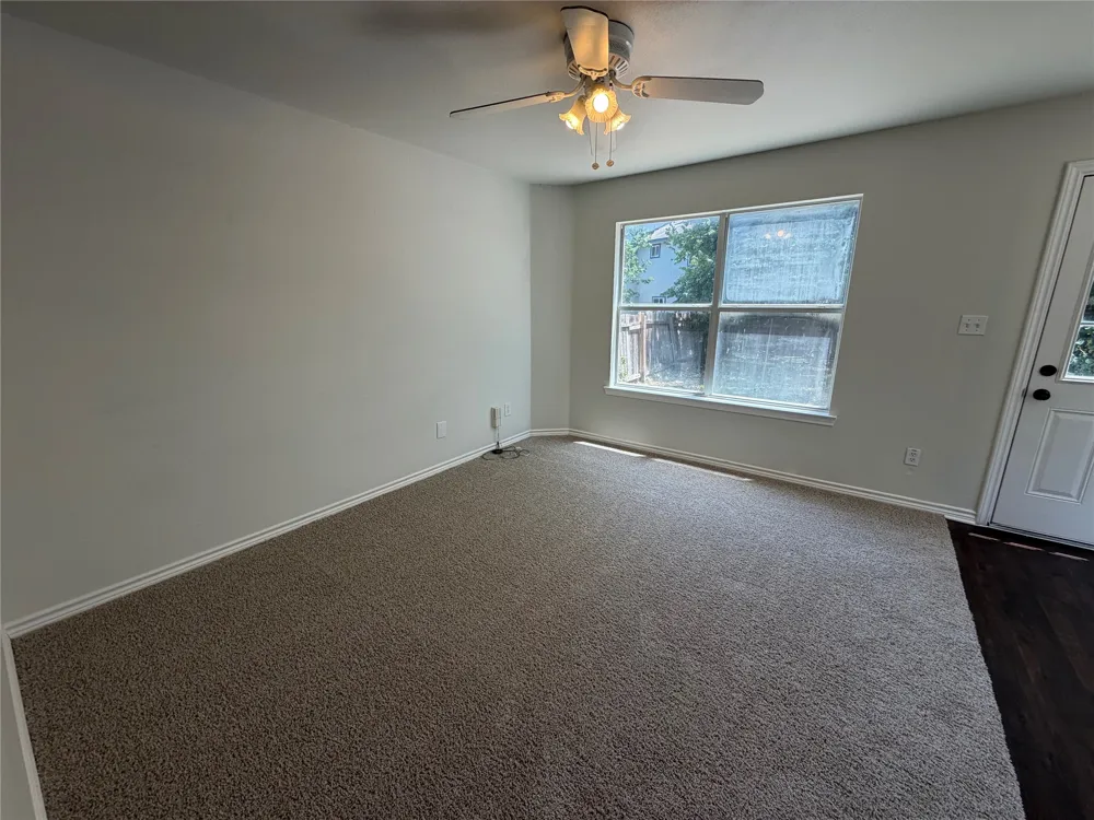 1555 Parkfield Circle Round Rock, TX 78664