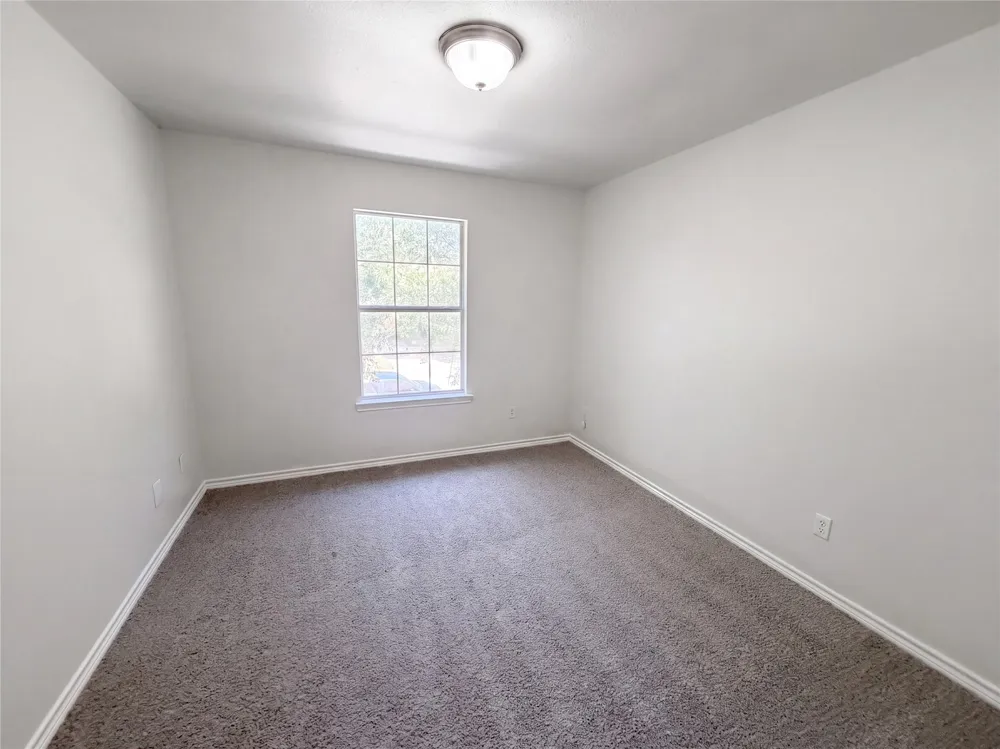 1555 Parkfield Circle Round Rock, TX 78664