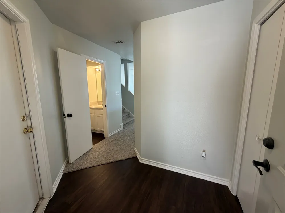 1555 Parkfield Circle Round Rock, TX 78664