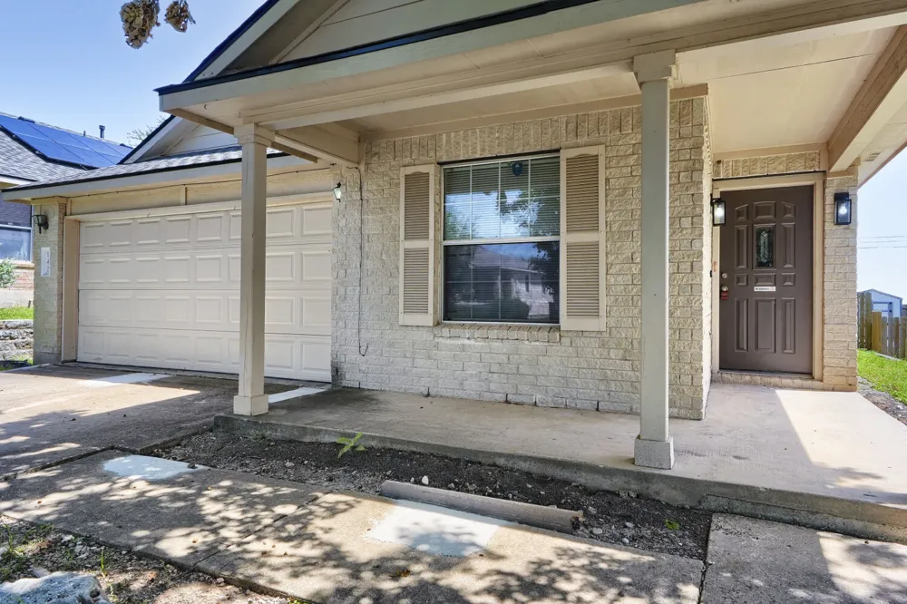 140 Plumbago Cove Buda, TX 78610