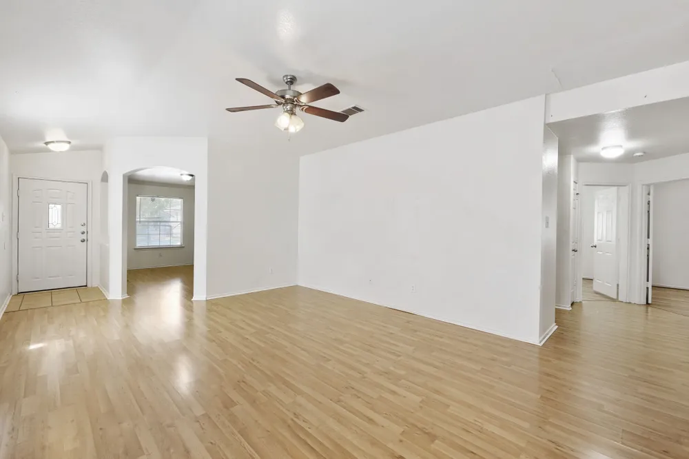 140 Plumbago Cove Buda, TX 78610