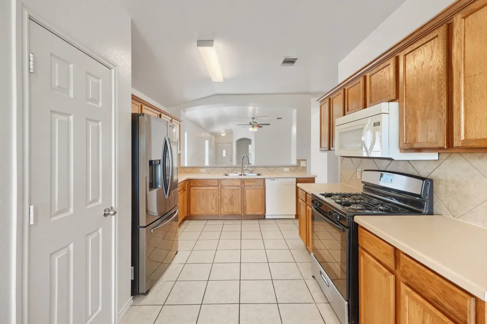 140 Plumbago Cove Buda, TX 78610