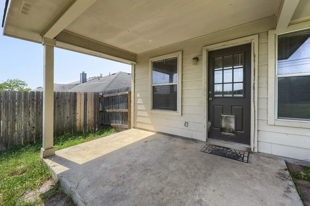 140 Plumbago Cove Buda, TX 78610