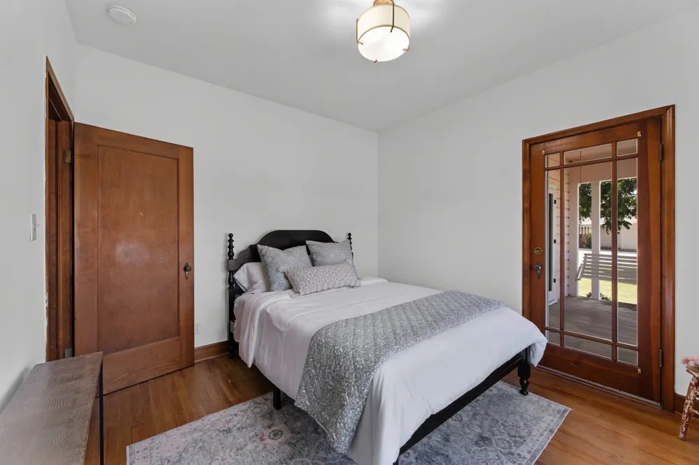 909 E Liberty Avenue Round Rock, TX 78664