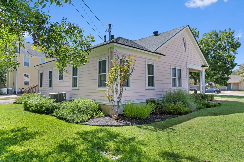909 E Liberty Avenue Round Rock, TX 78664