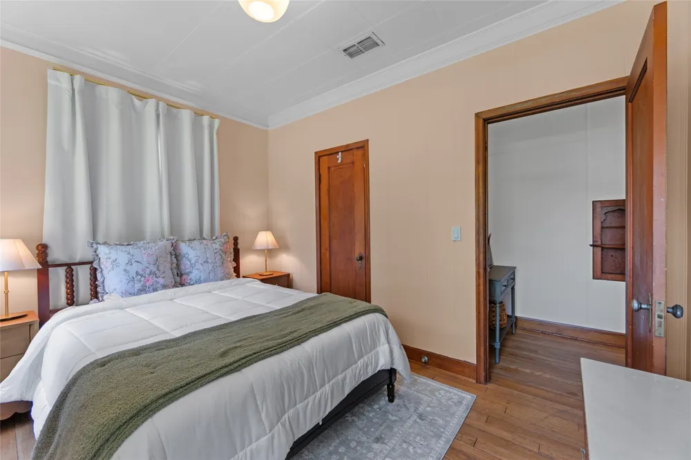 909 E Liberty Avenue Round Rock, TX 78664