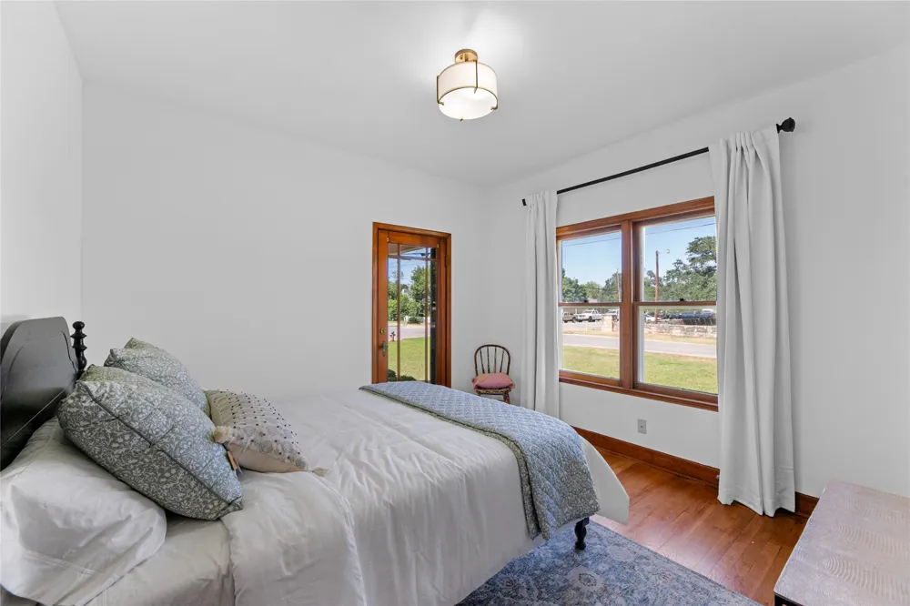 909 E Liberty Avenue Round Rock, TX 78664