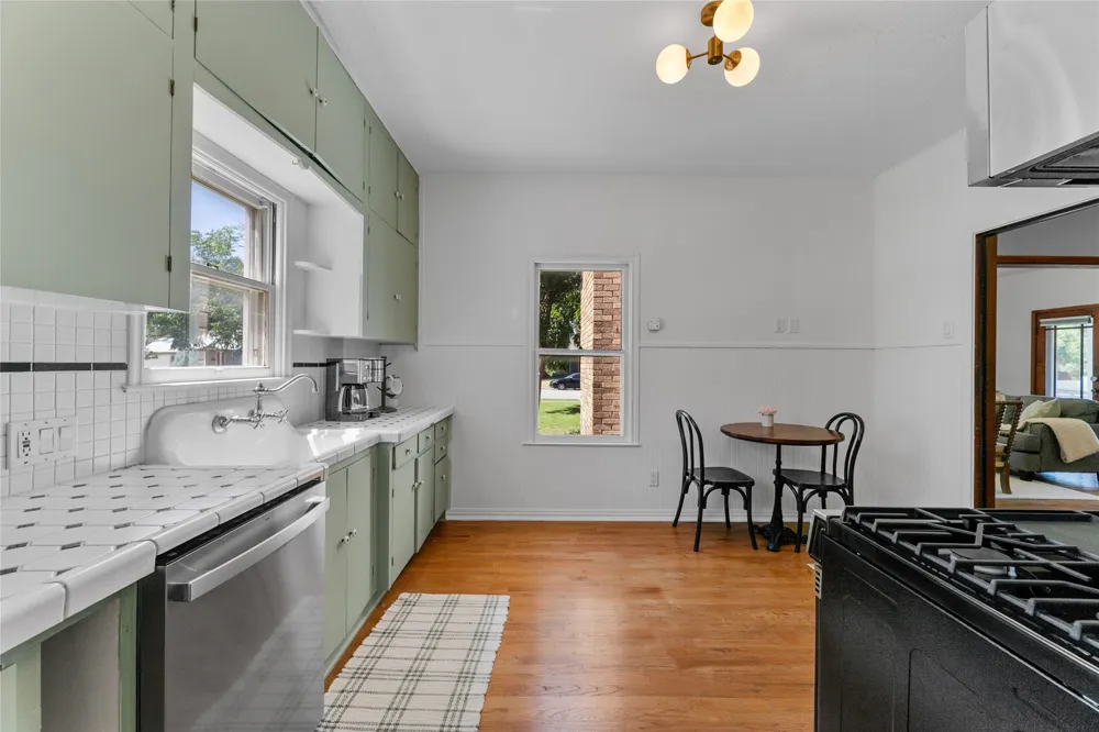 909 E Liberty Avenue Round Rock, TX 78664