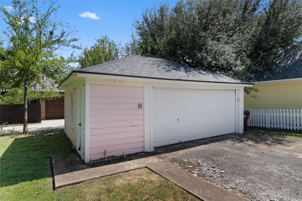 909 E Liberty Avenue Round Rock, TX 78664
