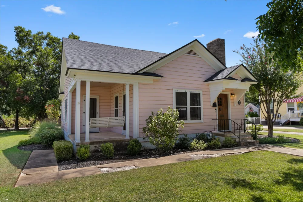 909 E Liberty Avenue Round Rock, TX 78664