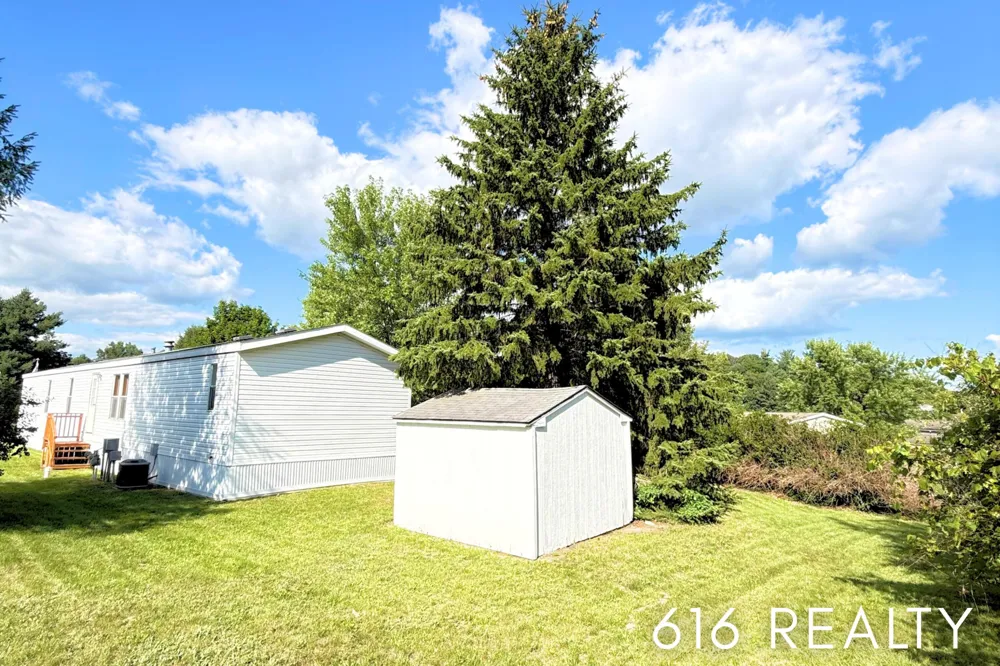 1382 Beaver Dam Drive NE Plainfield Charter Township, MI 49306