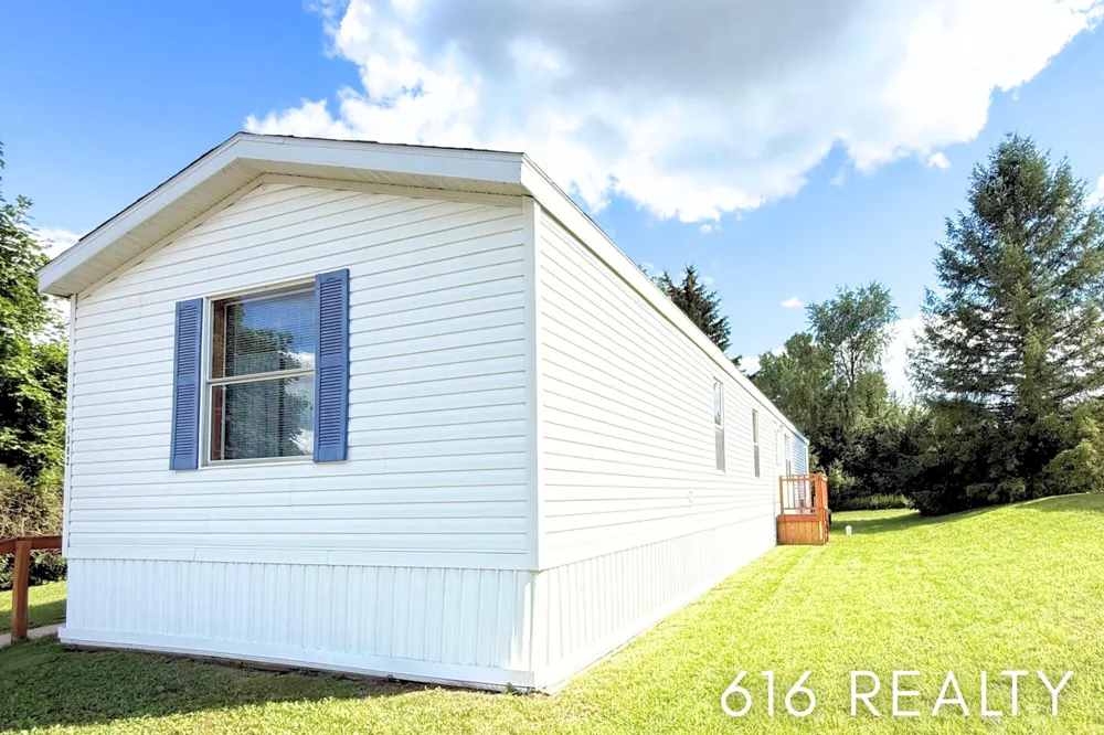 1382 Beaver Dam Drive NE Plainfield Charter Township, MI 49306
