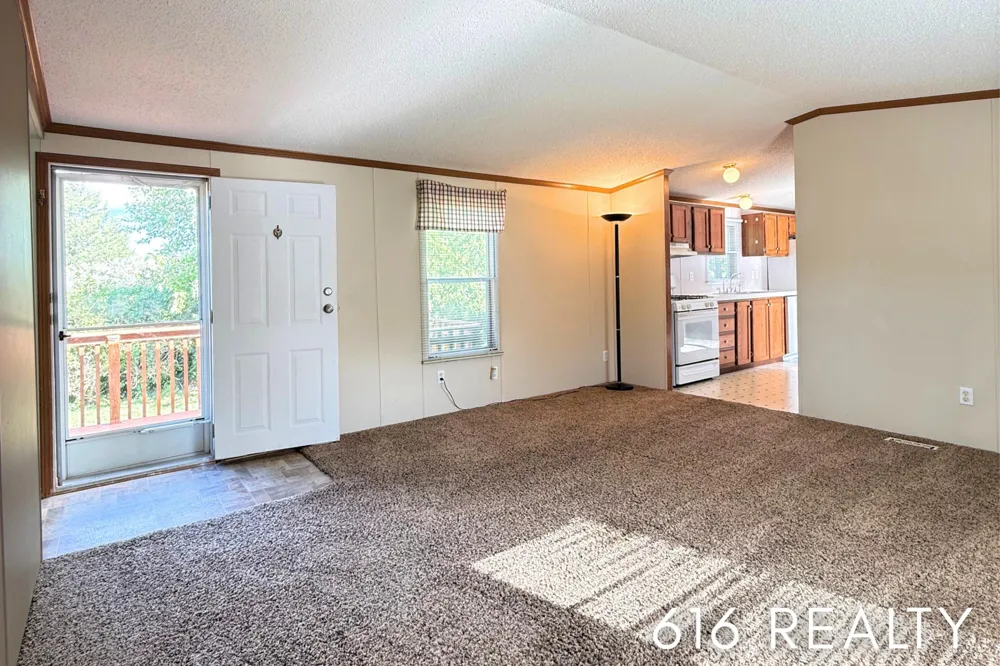 1382 Beaver Dam Drive NE Plainfield Charter Township, MI 49306