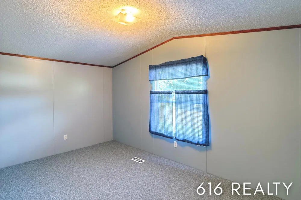1382 Beaver Dam Drive NE Plainfield Charter Township, MI 49306