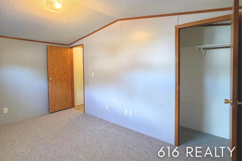 1382 Beaver Dam Drive NE Plainfield Charter Township, MI 49306