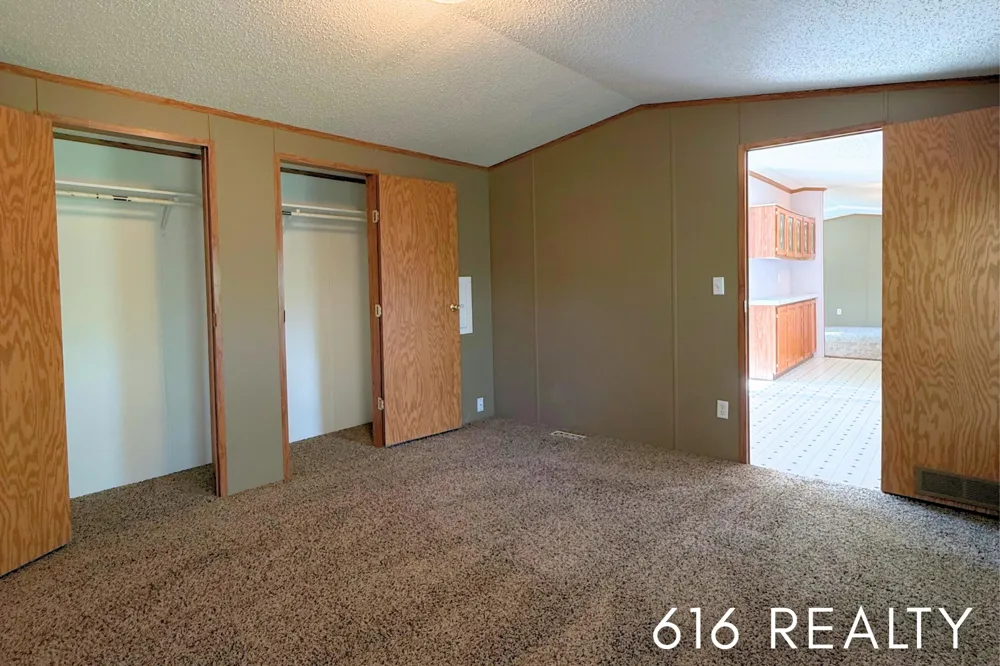 1382 Beaver Dam Drive NE Plainfield Charter Township, MI 49306