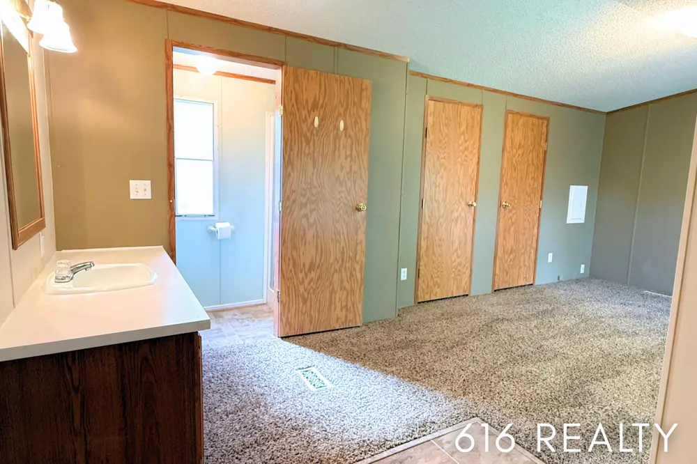 1382 Beaver Dam Drive NE Plainfield Charter Township, MI 49306
