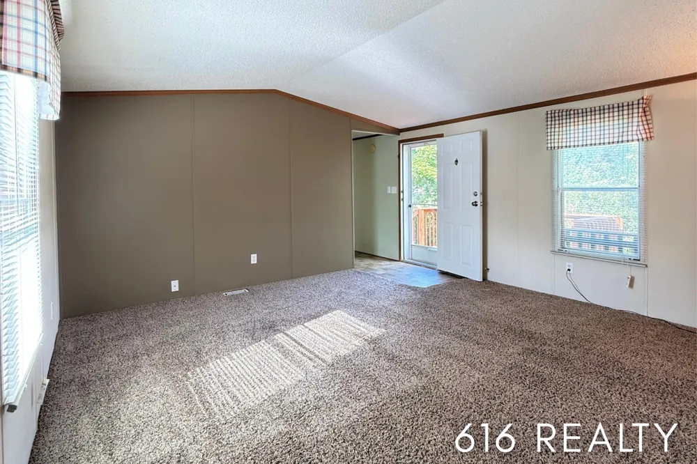 1382 Beaver Dam Drive NE Plainfield Charter Township, MI 49306