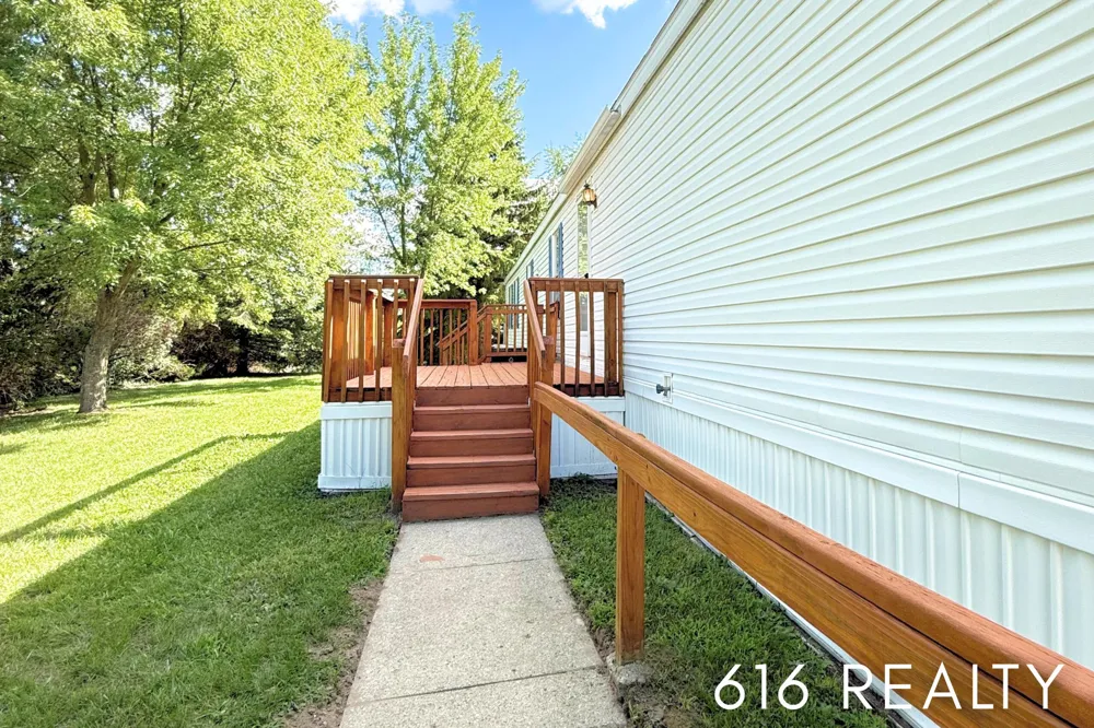 1382 Beaver Dam Drive NE Plainfield Charter Township, MI 49306