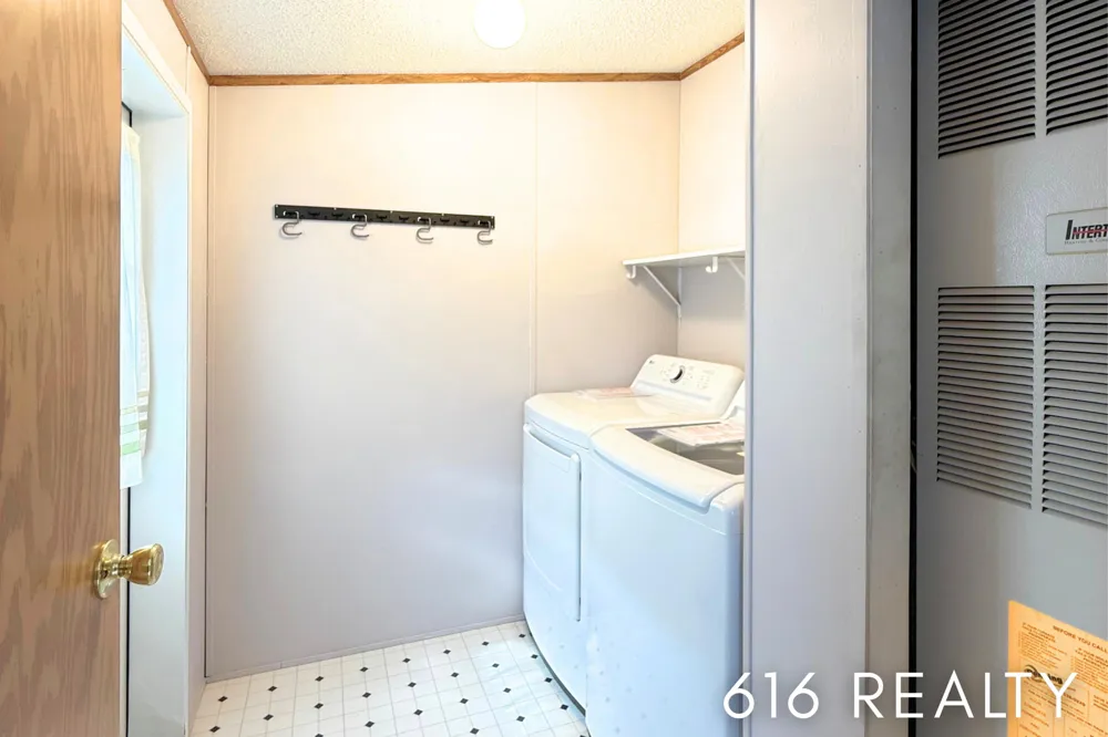1382 Beaver Dam Drive NE Plainfield Charter Township, MI 49306
