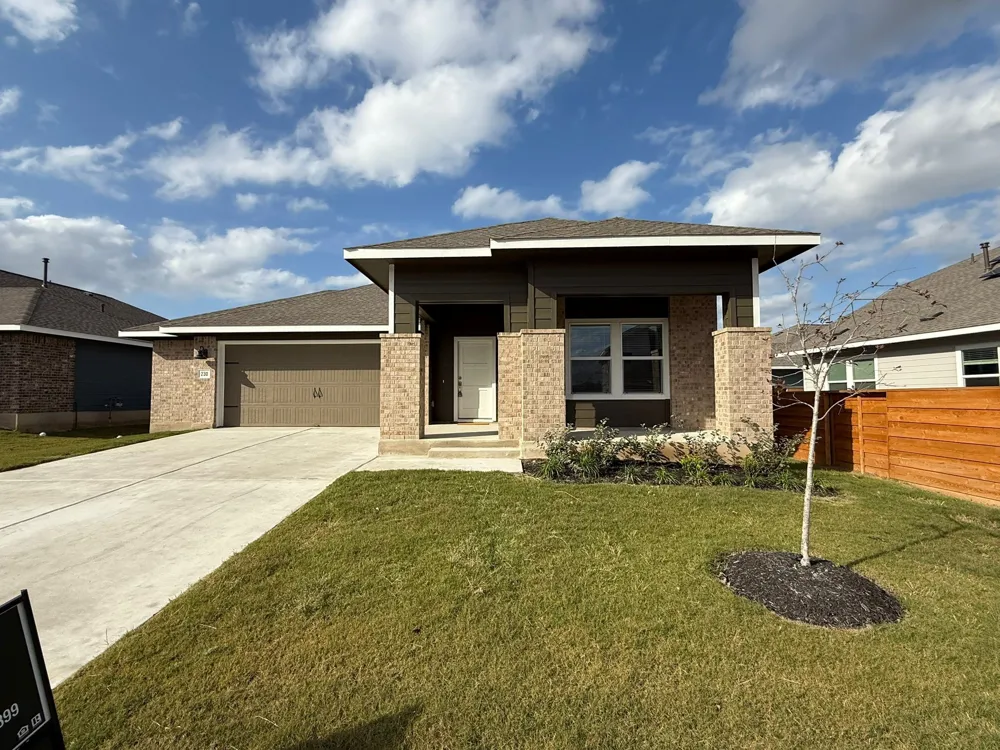 290 Gresham Kyle, TX 78640