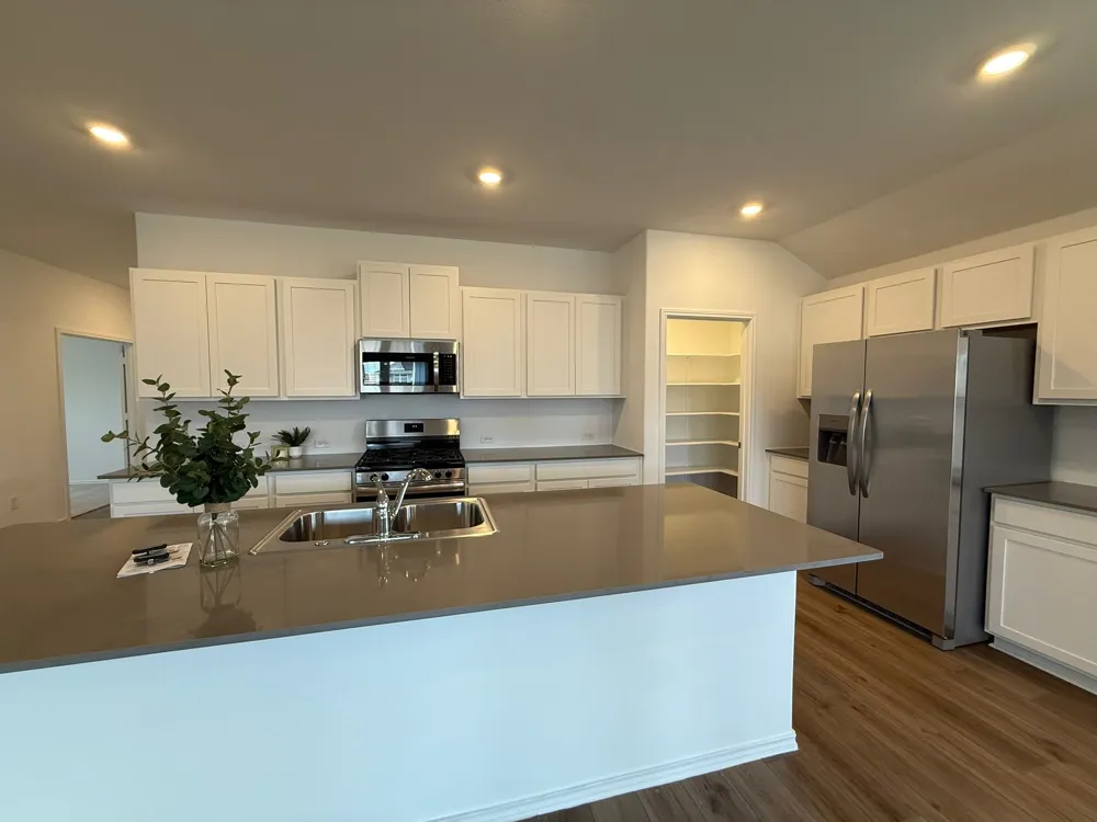 290 Gresham Kyle, TX 78640
