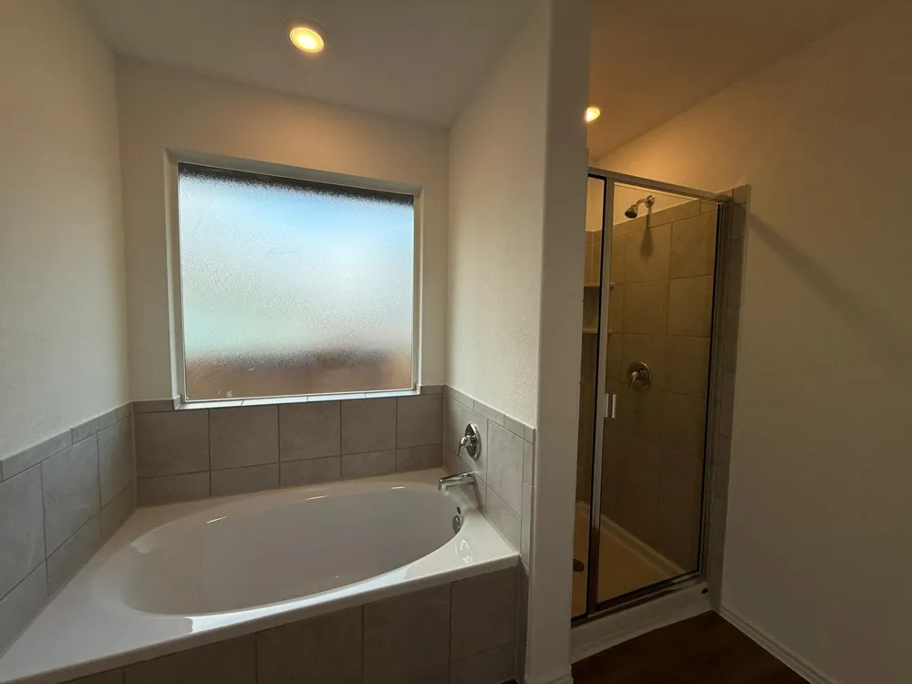 290 Gresham Kyle, TX 78640